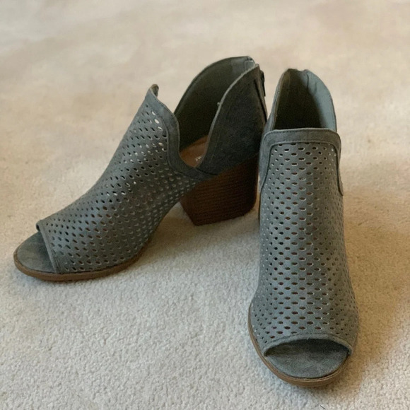 J. Adam’s stacked heels booties, 7 - Picture 1 of 14